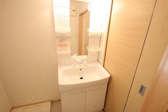 洗面設備　他部屋の写真を使用しております。