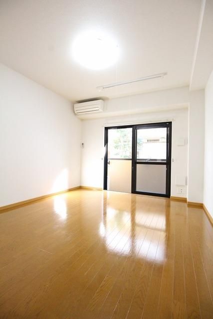 居室・リビング　★広い室内★