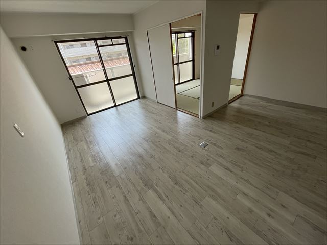 居室・リビング　※同建物別部屋の写真になります。