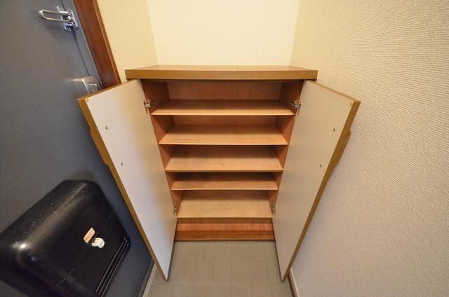 玄関　下駄箱