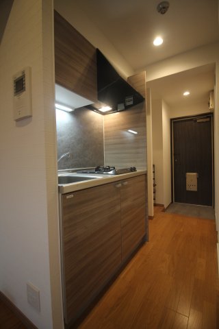 キッチン　幅1200の広々キッチンで料理のしやすい空間に。キッチンにも