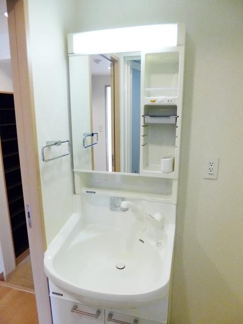 洗面設備　★お掃除も楽々シャワー水栓★