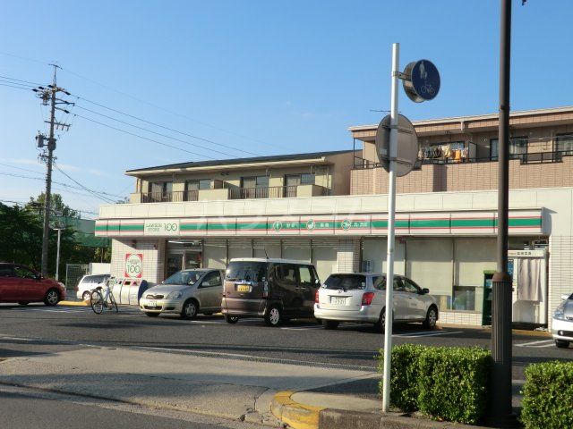 コンビニ　ローソンストア100 名鉄喜多山駅前店（コンビニ）まで823m