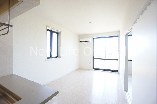 居室・リビング　採光と通風に優れた、開放感溢れるリビングダイニング☆