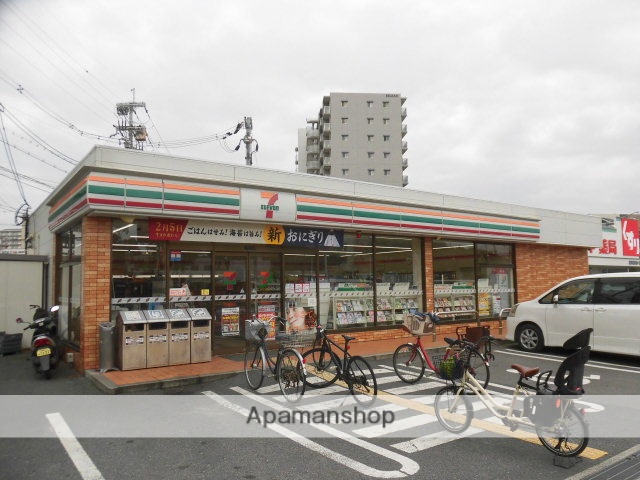 コンビニ　セブンイレブン（コンビニ）まで977m