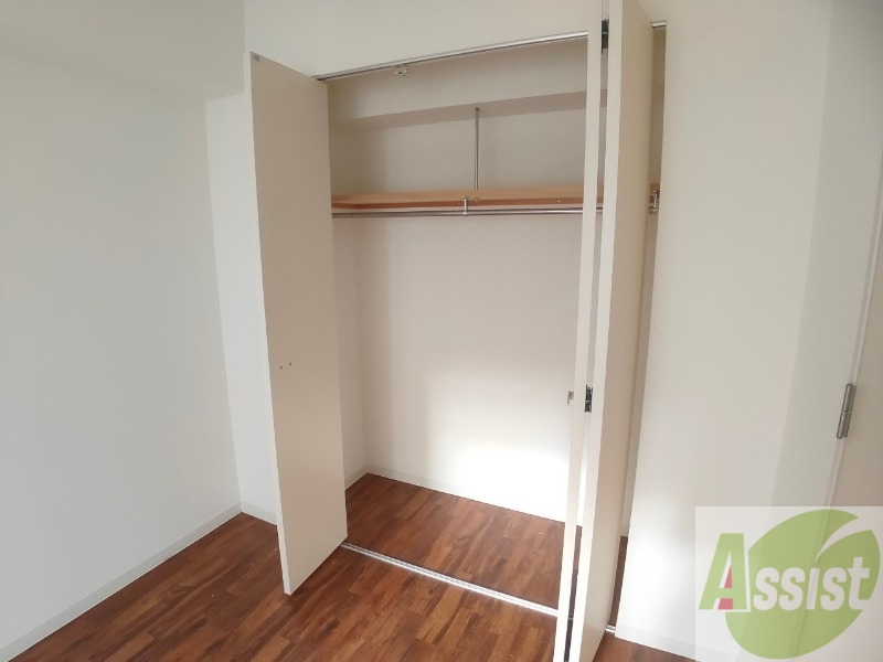 収納　寝室の収納です。部屋がすっきり片付きます。