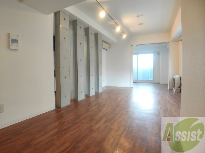 居室・リビング　広くてキレイなお部屋が広がっていて、充実した生活が送れそう。