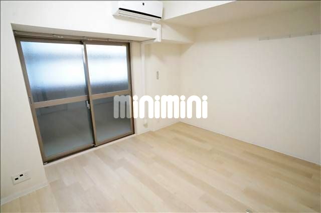 居室・リビング　明るい部屋です。