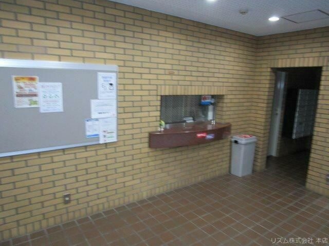 エントランス　ゆとりのあるエントランスです