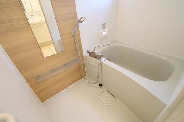 バス・シャワールーム　追い焚き給湯