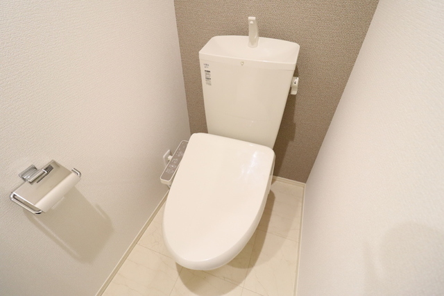 トイレ　温水洗浄暖房便座