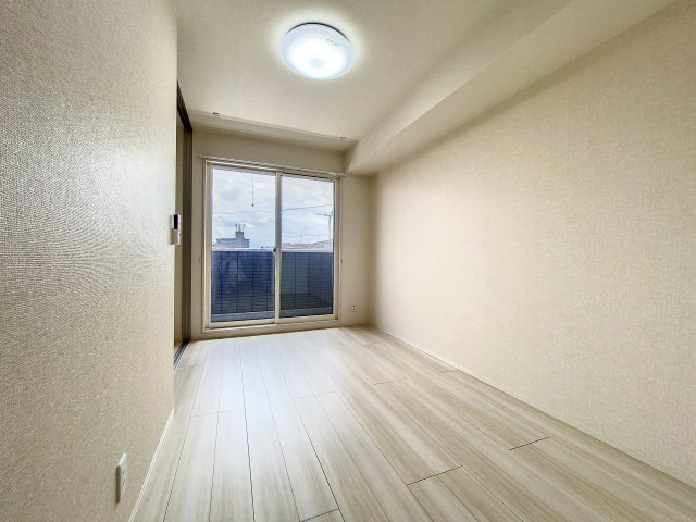 居室・リビング　掲載写真は同型モデルを掲載しており実際のお部屋と仕様等が異な