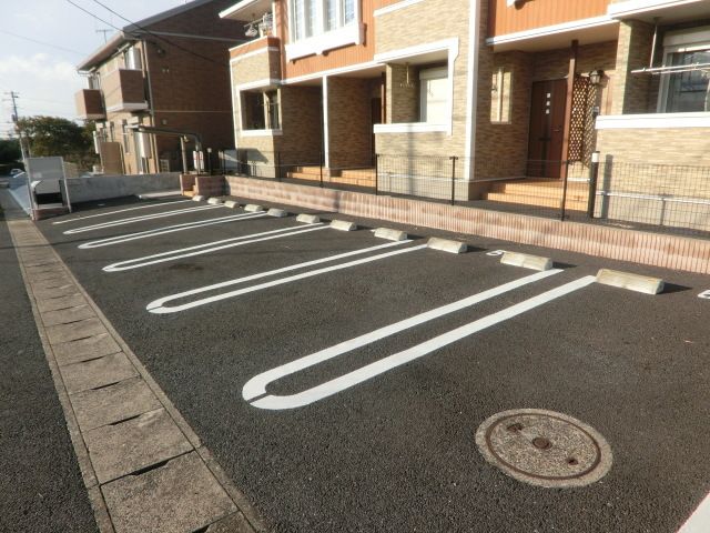駐車場　駐車場有ります。