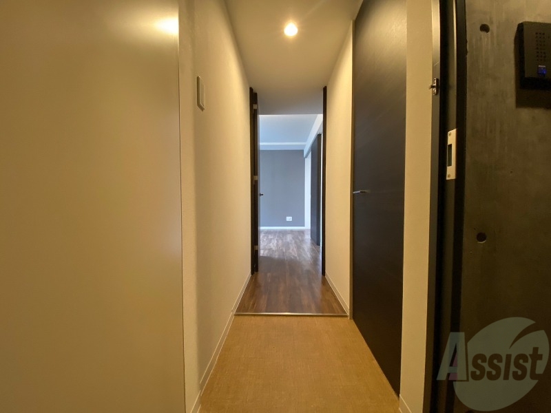 玄関　玄関からの様子を撮影してみました。動線になります。