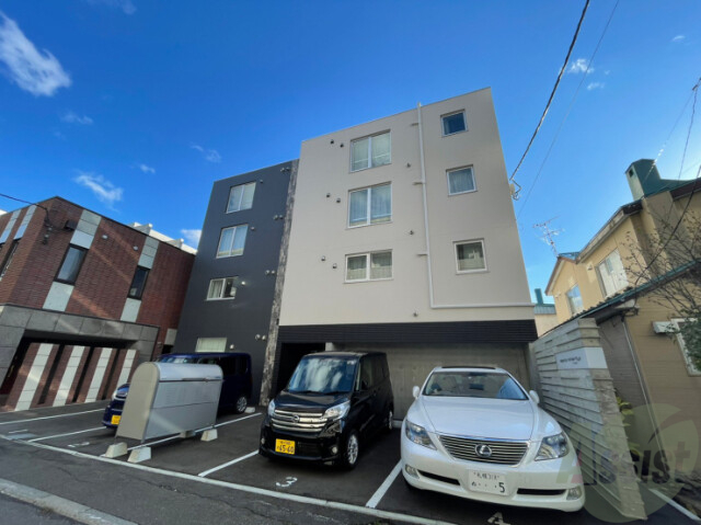 建物外観　札幌市中央区南８条西「エゾンス西線９条」