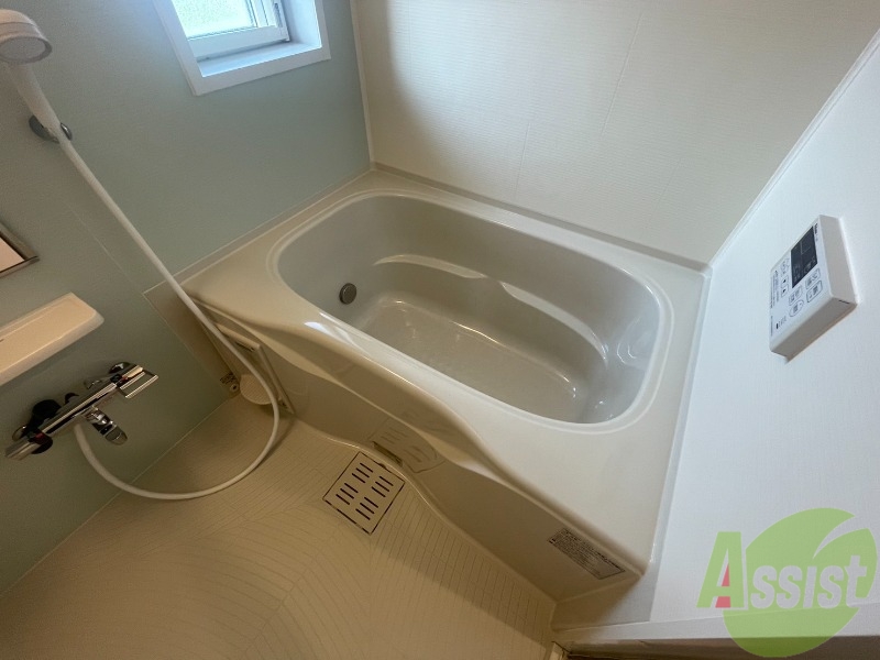 バス・シャワールーム　コチラで日々の疲れを癒し、リラックスしてください