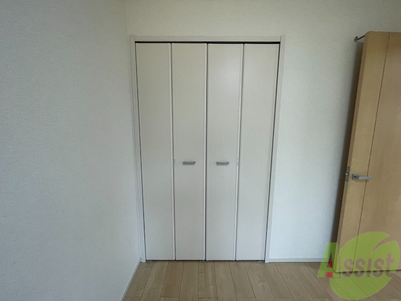 収納　収納はこちらのクローゼットをお使いください。