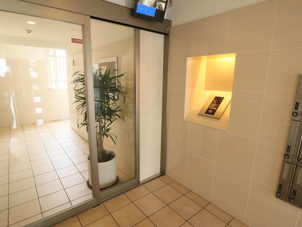 エントランス　オートロック