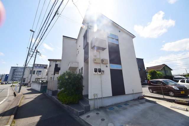 建物外観　～青い空～