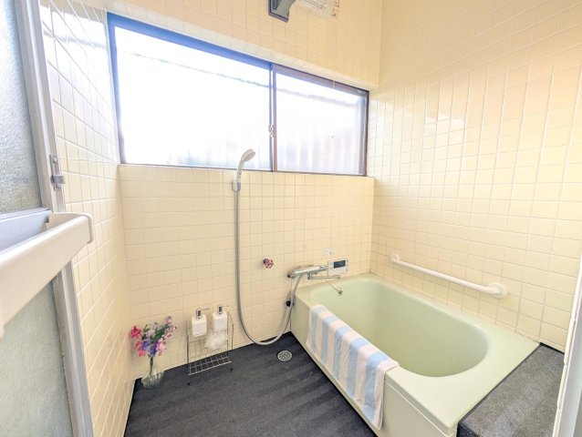 バス・シャワールーム　清潔感のあるお風呂で毎日リフレッシュ