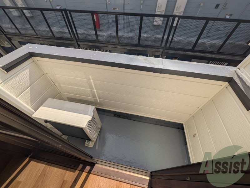 バルコニー　バルコニーもありますので洗濯物も干しやすい。