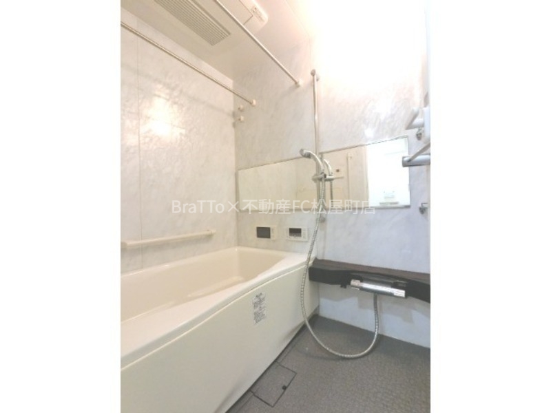 バス・シャワールーム　バス（浴室乾燥機・追炊き機能付）