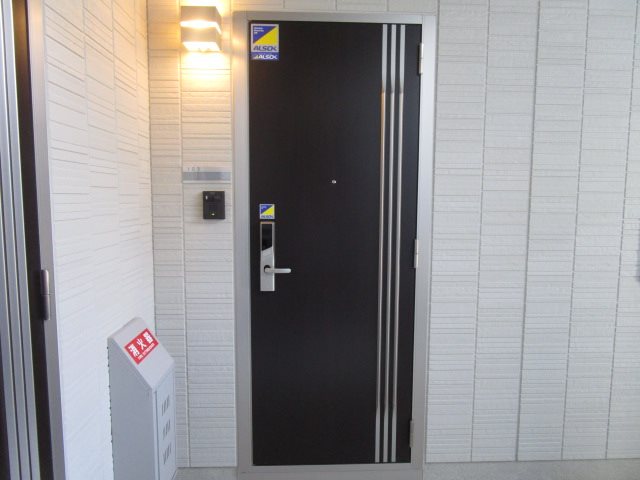 玄関　画像は103号室です（参考）