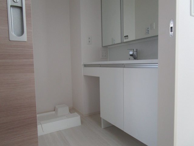 洗面設備　画像は103号室です（参考）