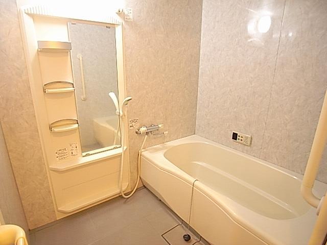 バス・シャワールーム　追焚機能付バス