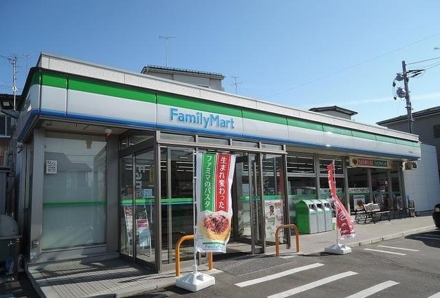 コンビニ　ファミリーマート八戸湊町店（コンビニ）まで600m