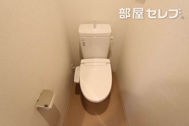 トイレ　４０３号室の写真になります。