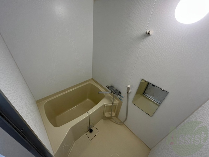 バス・シャワールーム　お風呂になります。一日の疲れを癒してくださいね。