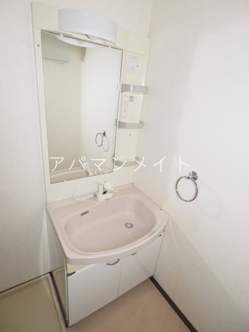 洗面設備　シャワー付き洗面台