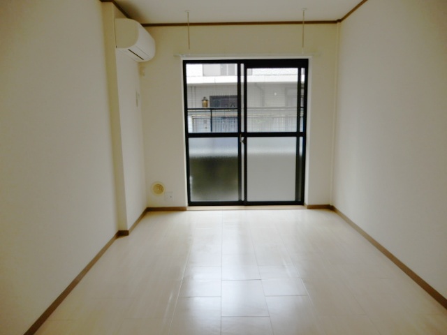 居室・リビング　同タイプのお部屋の写真です。