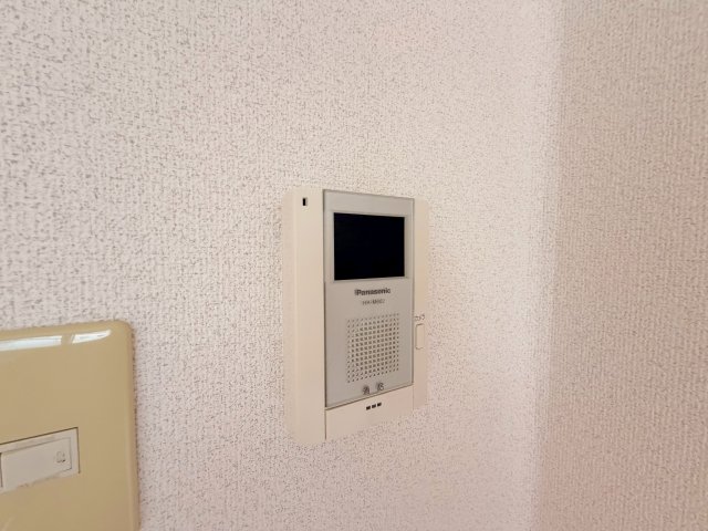 セキュリティ　TVモニターホンで来客が誰か確認してから開けて下さいね