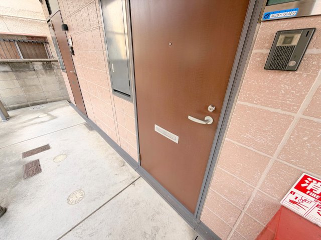 ロビー　ロビーにある各部屋毎のメールボックス。