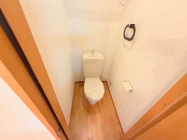 トイレ　綺麗なトイレにはウォシュレット標準装備です。