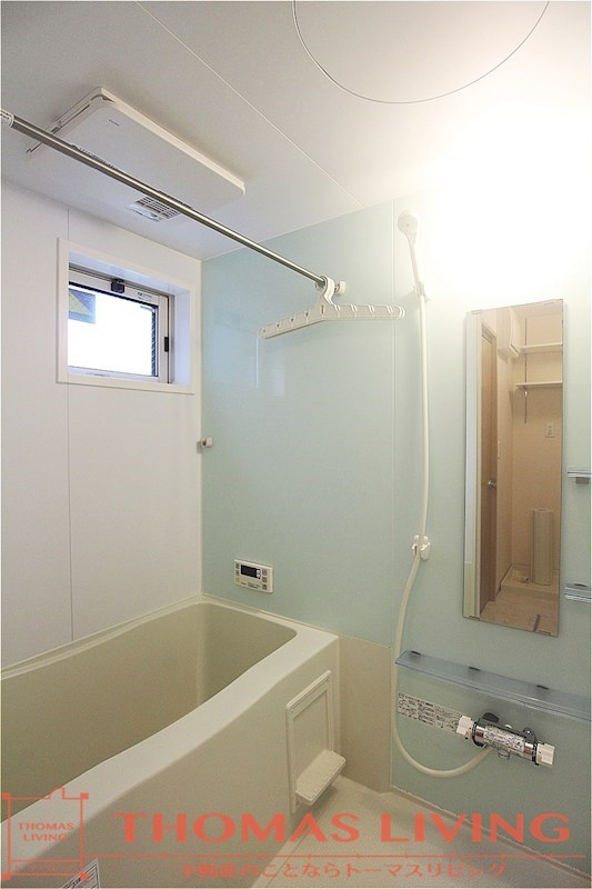 バス・シャワールーム　さわやかな浴室となっており、日々の疲れもゆっくりと癒せます。