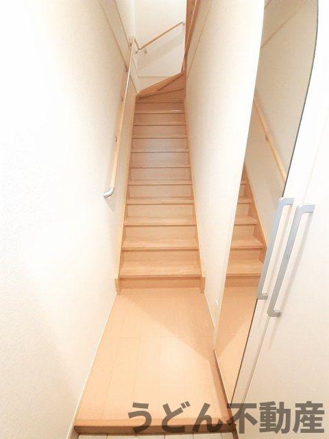 玄関　うどん県のお部屋探しはうどん不動産へ うどんちゃんとLINE