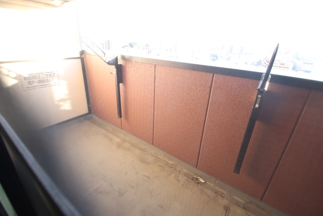 バルコニー　※別室の参考写真の為、現況優先です。