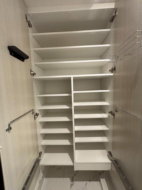 玄関　収納豊富な下足入
