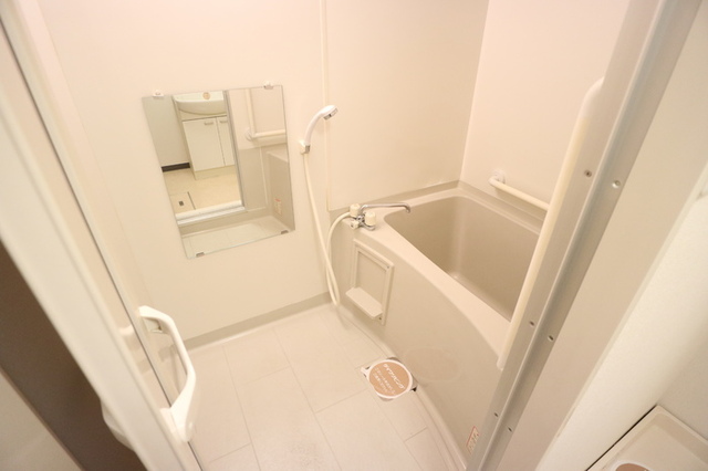 バス・シャワールーム　浴室