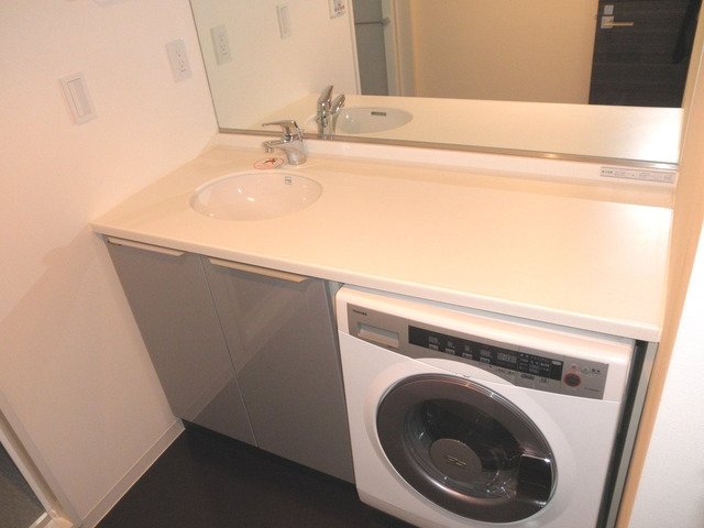 洗面設備　※別部屋の参考写真です。