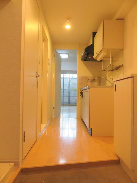 玄関　※同タイプ部屋写真