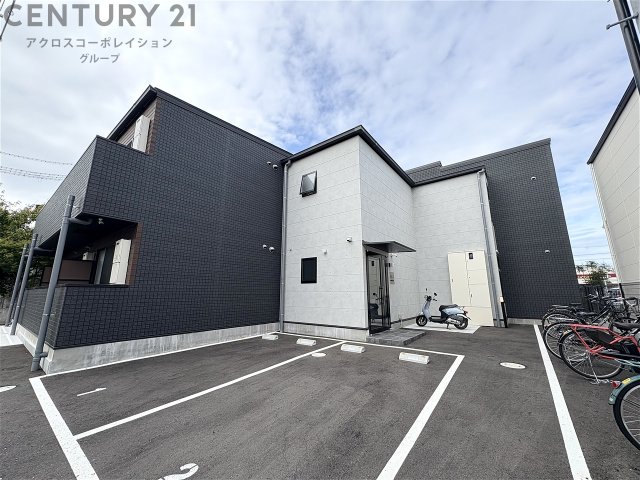 建物外観　オートロック・防犯カメラ付きで安心です！