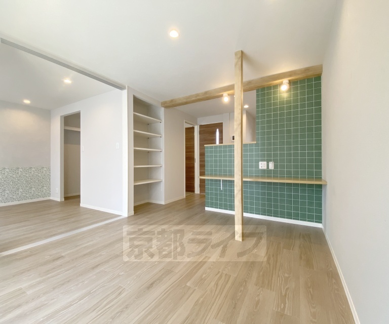 居室・リビング　閑静な住宅街に建つお洒落なシャーメゾンです。