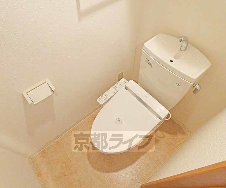 トイレ　ウォシュレット付きです！