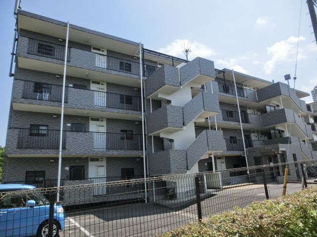 建物外観　ユーカリが丘駅徒歩3分の立地