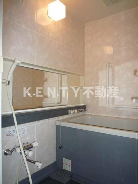 バス・シャワールーム　ゆったり過ごせるお風呂です