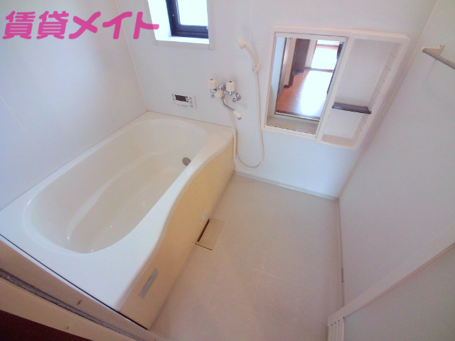 バス・シャワールーム　同物件別室写真反転